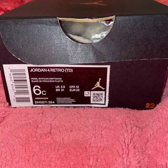 Jordan 4 Retro - Picture 6 of 7